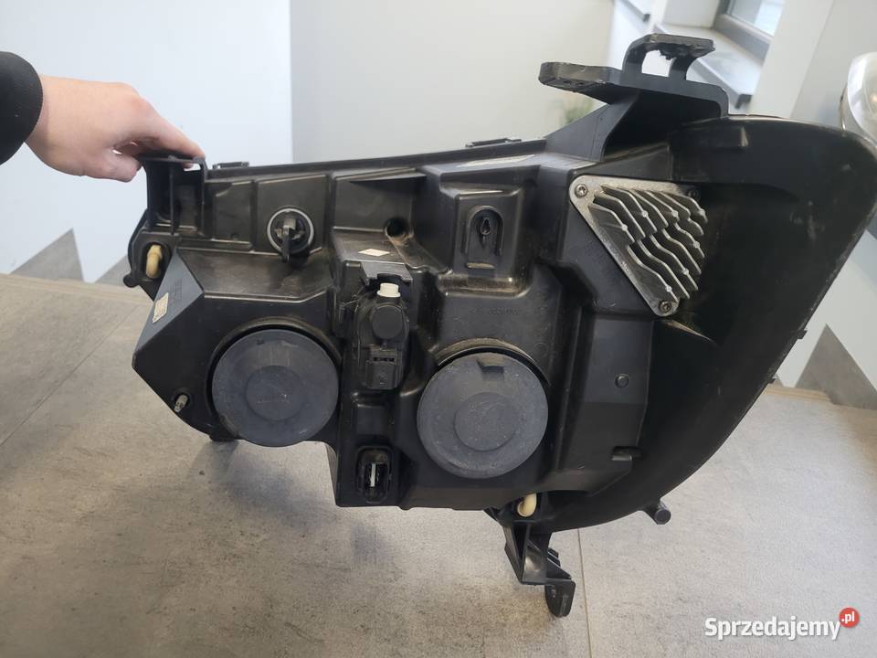 Lampa Reflektor prawa 260105567R Master IV 2019 Lampy przednie Kończyce Małe sprzedam