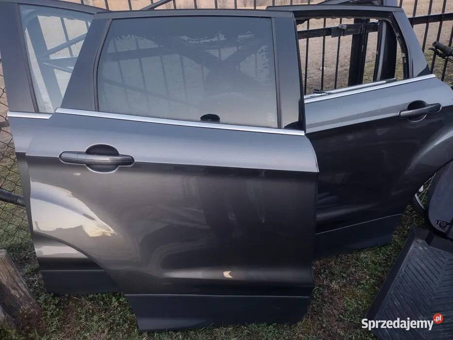 Ford Kuga MK2 Lift pół auta 4x drzwi i maska Mogilno sprzedam