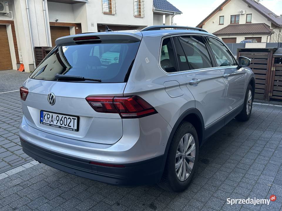 Volgswagen Tiguan 150 1 właściciel niski benzyna Zielonki sprzedam
