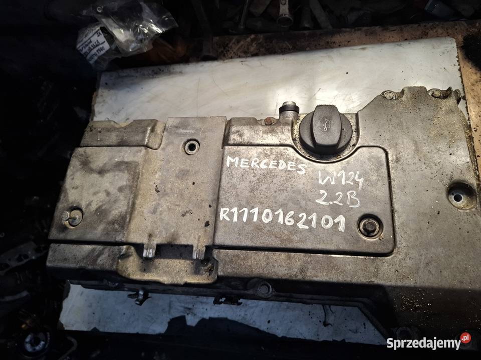 MERCEDES W124 22 B głowica kompletna R1110162101 Części samochodowe Kielce sprzedam