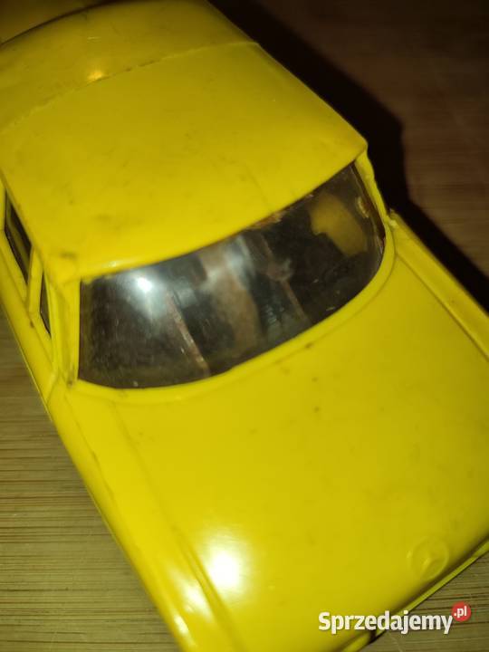 Stary model samochodu Mercedes z napędem na koło Warszawa sprzedam