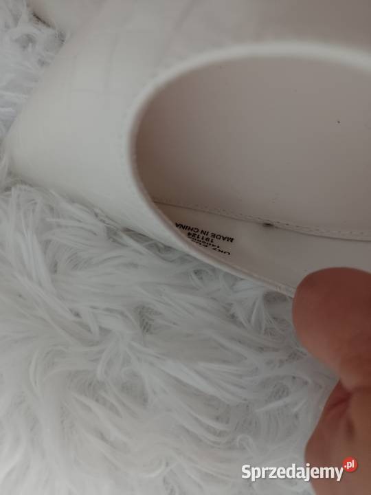 40 ASOS Białe teksturowane czółenka z odkrytą Moda i Styl Kraków