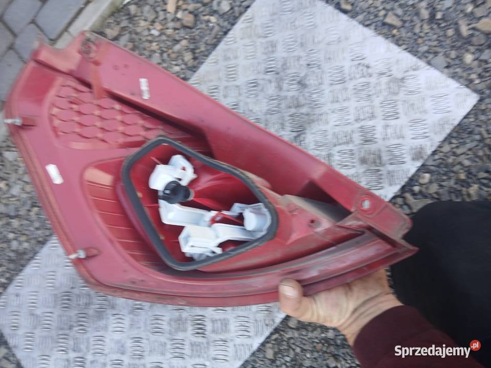 Lampa prawy tył Ford Fiesta Mk7 VII EU 5D HB osobowe małopolskie Radłów