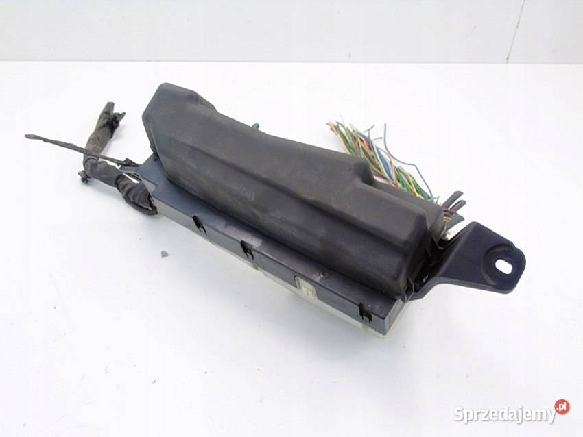 SKRZYNKA BEZPIECZNIKÓW TOYOTA AVENSIS T25 03 20 osobowe Sosnowiec