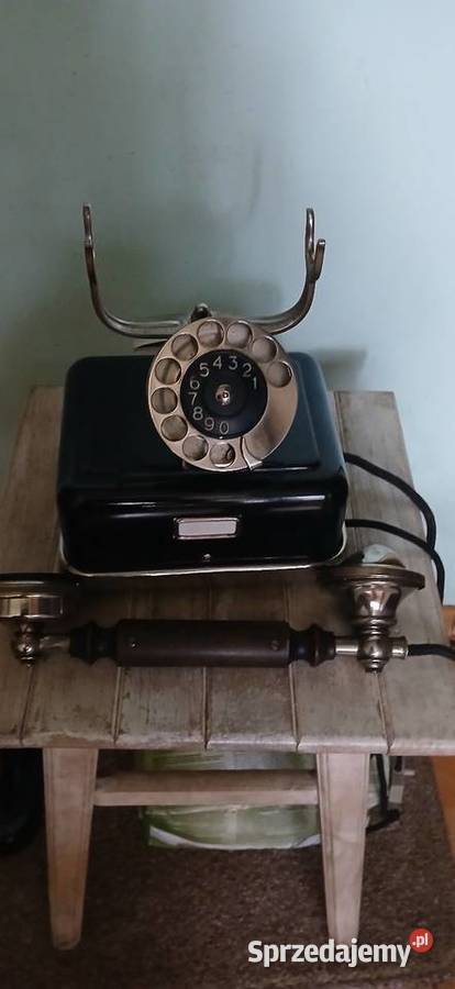 Stary telefon na tarcze z lat 30 tych