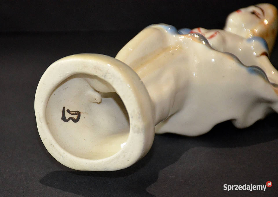 Figurka porcelanowa mała tancerka baletnica PRL Środa Wielkopolska