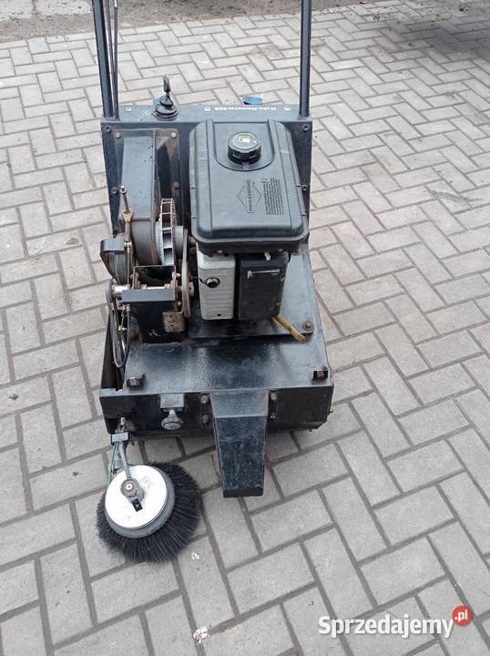 Zamiatarka spalinowa