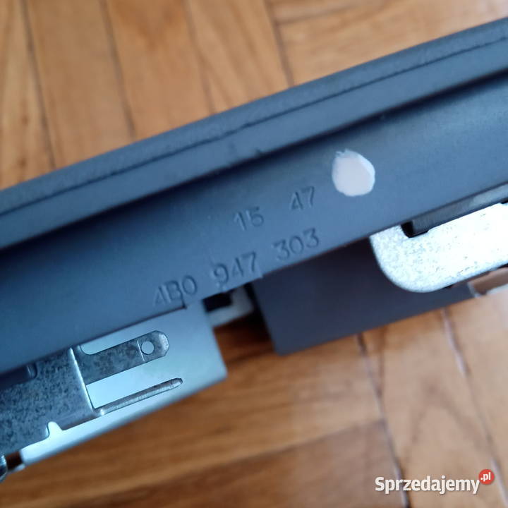 Audi A6 C5 Lampka podsufitki kabiny 4B0947303 osobowe Wyposażenie wnętrza
