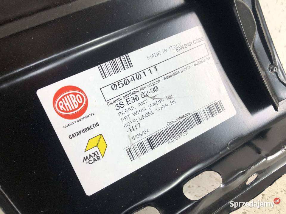 BMW 3 E30 111982041994 Błotnik przedni prawy