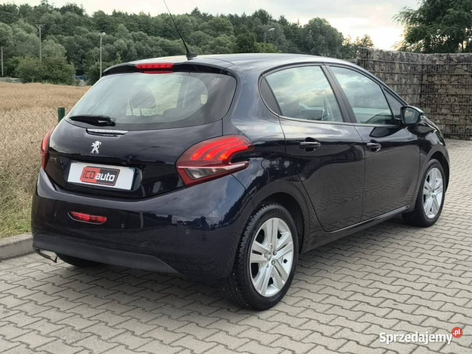 Peugeot 208 12 benzyna 82 NISKI PRZEBIEG