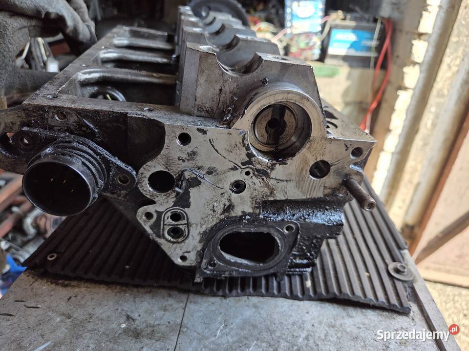 Głowica volkswagen T5 brs 19tdi Głowice cylindrów Łagów