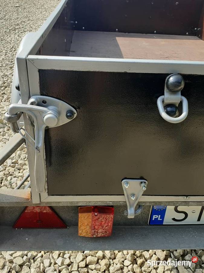 Przyczepa samochodowa Humbaur