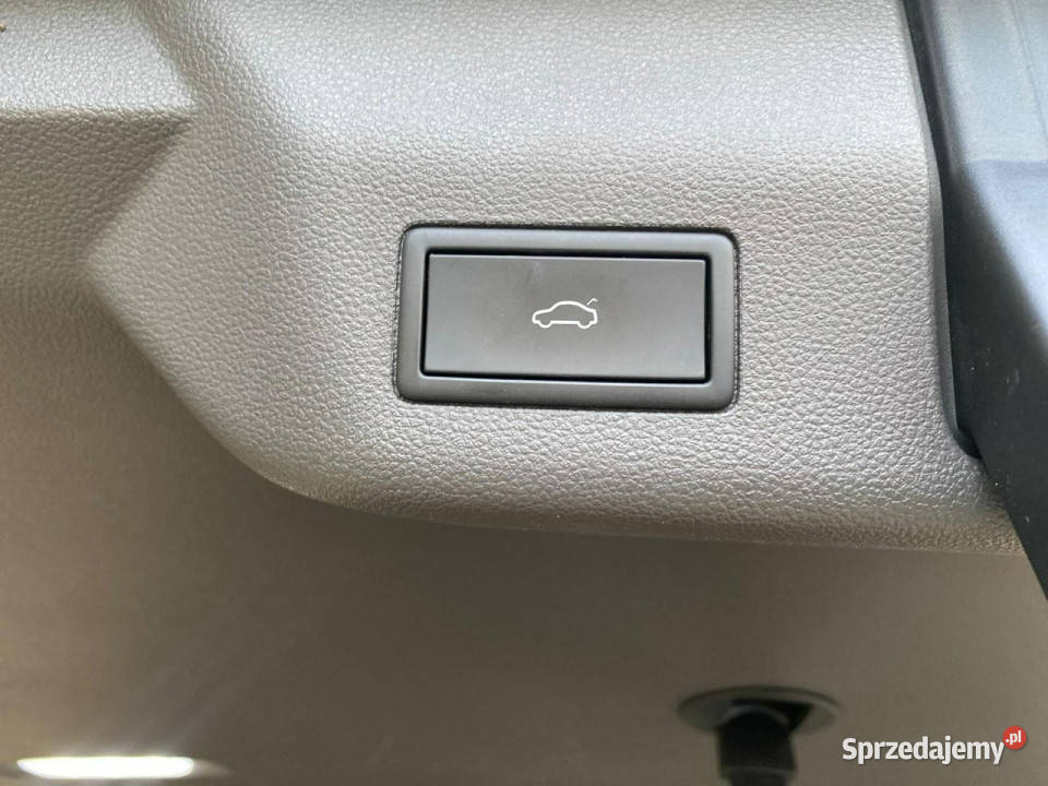 Volkswagen Multivan eHybrid full led alcantara światła LED Multivan
