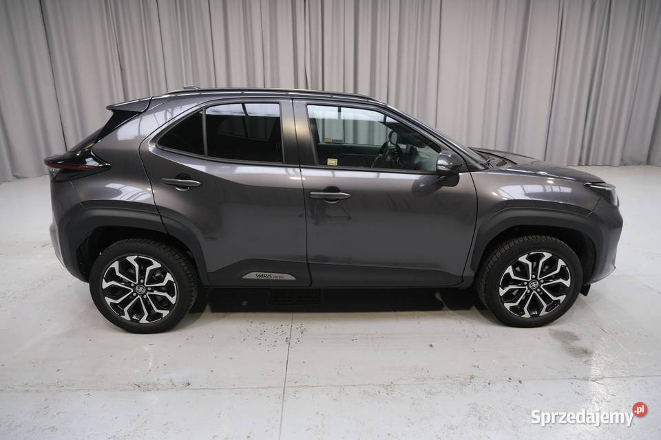 TOYOTA YARIS CROSS 2023 149000 ccm 92 92KM łódzkie
