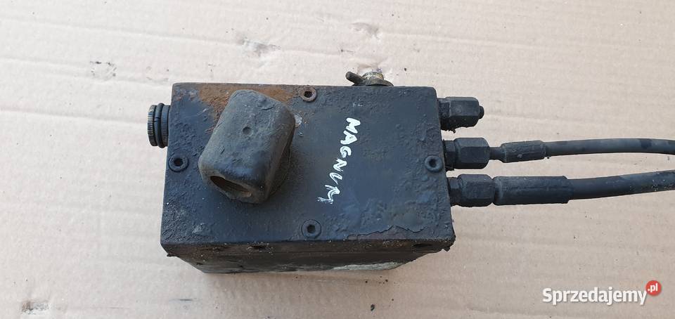 RENAULT MAGNUM DXI POMPKA KABINY Bieleń