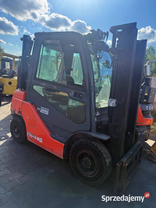 wózek widłowy TOYOTA 8FDF25 2500 330m diesel Działoszyn