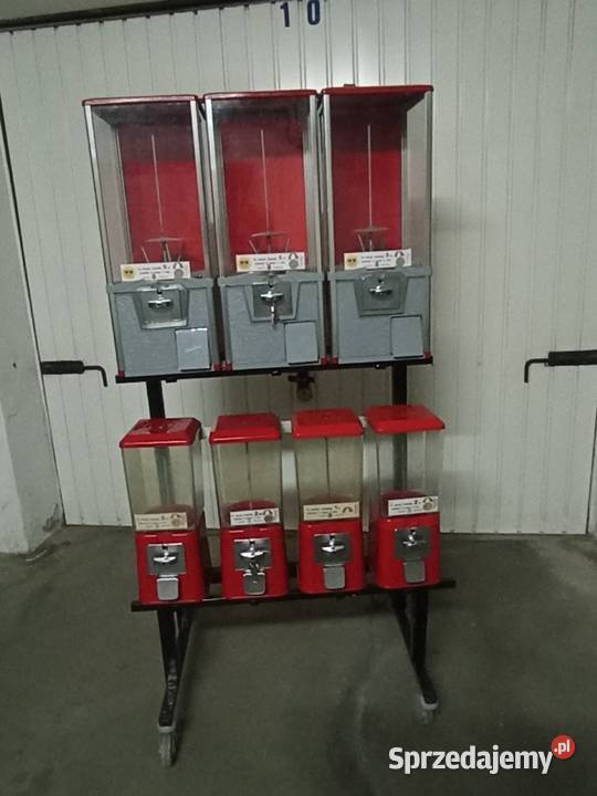 Automat sprzedający zabawki pamiątki w kapsułach