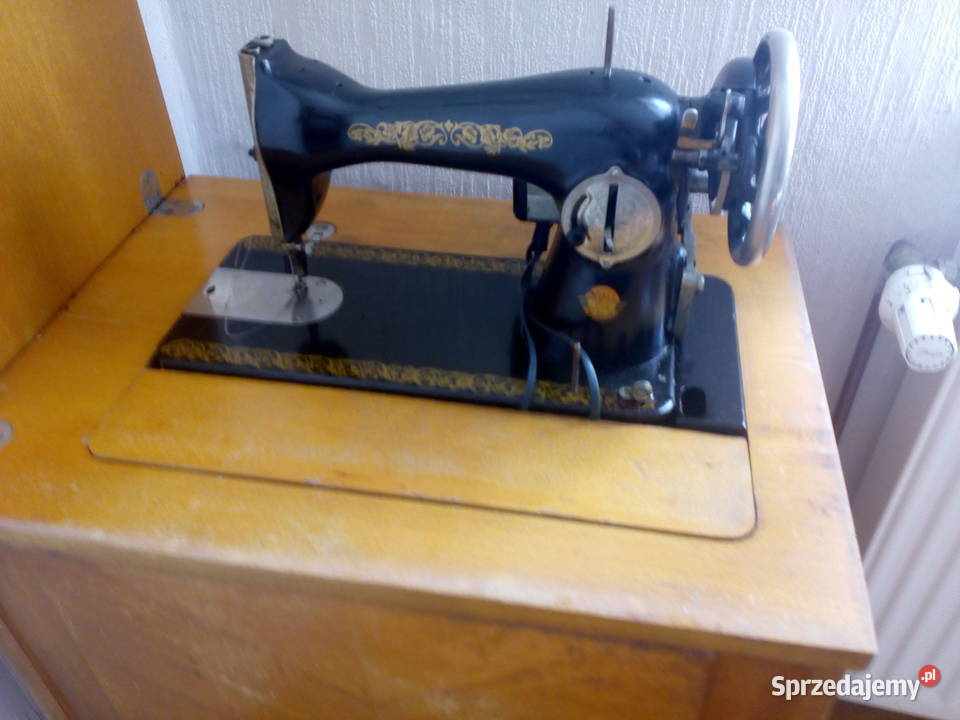 Maszyna do szycia w szafce rosyjska firmy