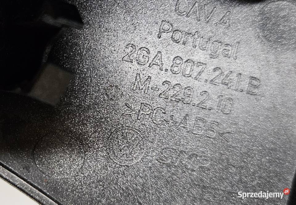VW TROC LIFT ZAŚLEPKA HAKA ZDERZAKA PRZÓD Międzychód