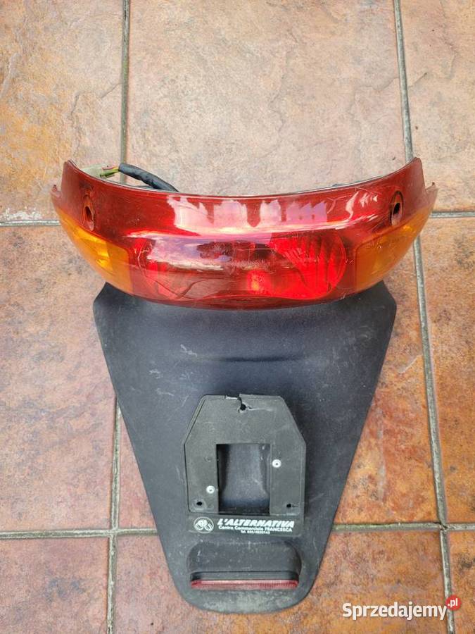 DERBI ATLANTIS lampa tyl tylnia blotnik komplet Lampy tylne Piła