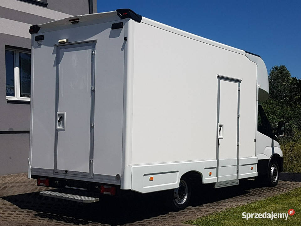 Iveco Daily KONTENER NISKOPODŁOGOWY 443x223x242 garażowany Poręba sprzedam