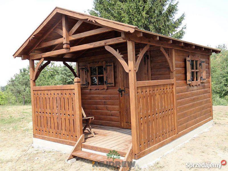 Drewutnia ozdobna z czterema boksami Wojciech