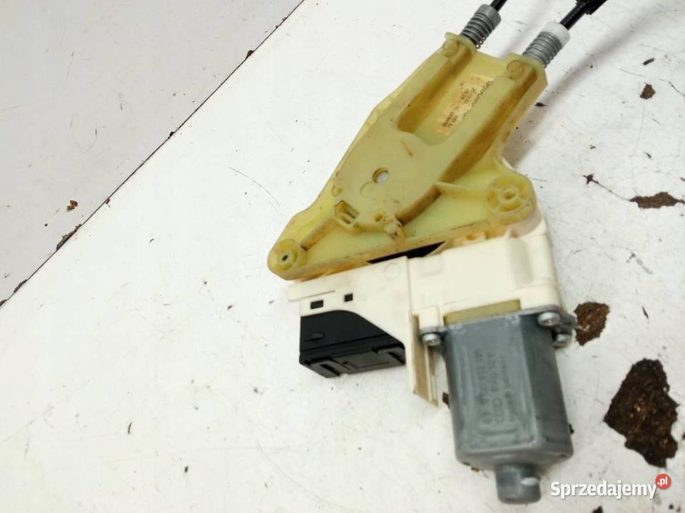 MECHANIZM SZYBY PRAWY TYŁ KOMBI 827000001R