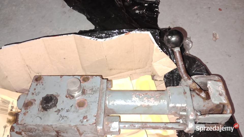 Rozdzielacz hydrauliczny podnośnika Ursus c330 Hydraulika Gdów