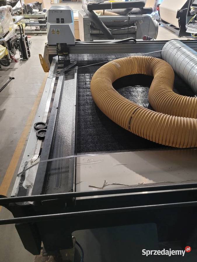 Cutter Unicut ONE5 2150 polskiej firmy Allcomp Produkcja Piaski