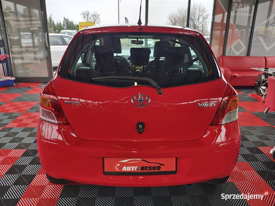 Toyota Yaris 10 Benzyna Piękny kolor Zadbany