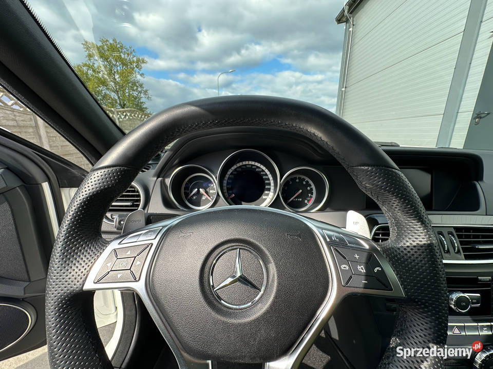 MercedesBenz C63 AMG Motoryzacja