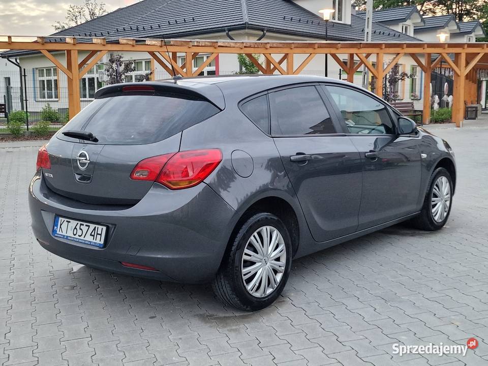 Opel Astra J 14 Benz 100 Niski Przebieg kurtyny powietrzne Ryglice