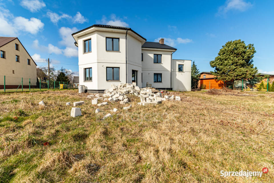 Dom wolnostojący do sprzedania Starzyno 678m2