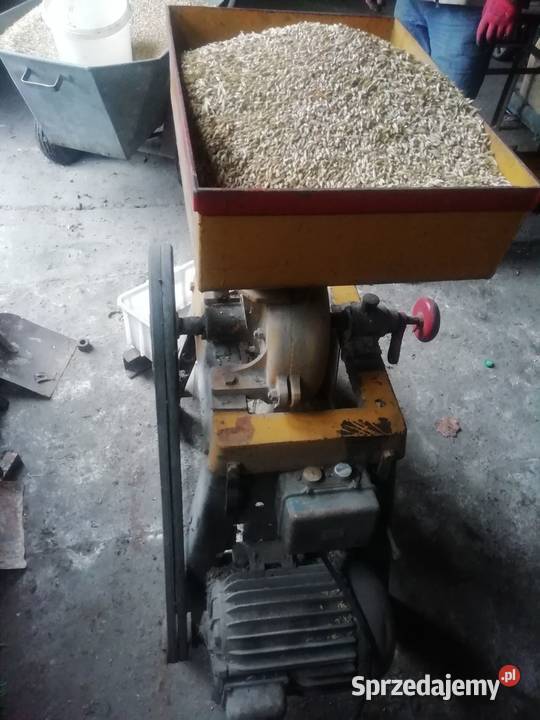 sprzedam śrutownik tarczowy mały z silnikiem 4