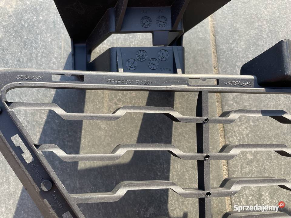 Kratka zderzaka przednia lewa BMW F30 Nowa OEM osobowe Goszczanów