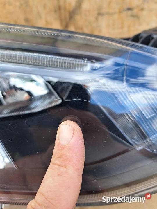 Lampa przednia prawa Ford Focus MK4 JX7B13W029CE sprzedam