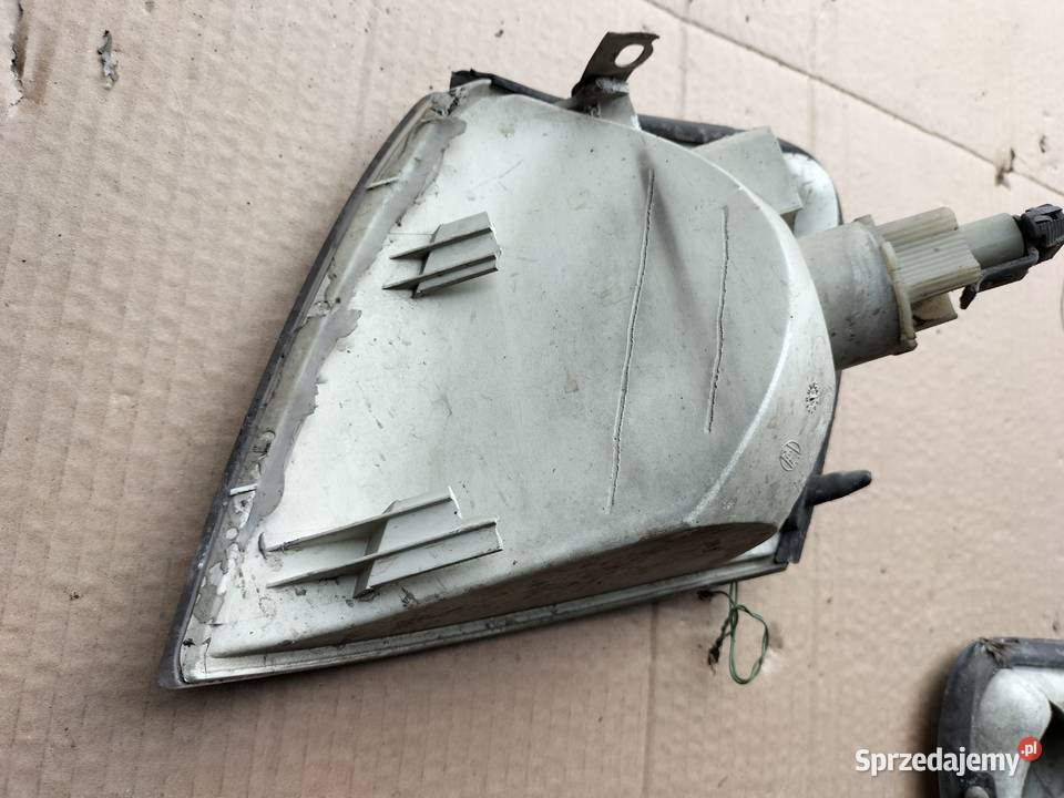 Mitsubishi Space Star MK1 KIERUNKOWSKAZ PRAWY Kamień-Kolonia sprzedam