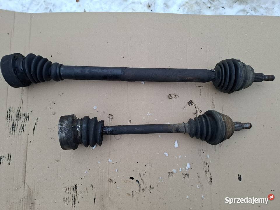 Półoś prawa lewa A3 8L Golf IV Bora Toledo II Rok produkcji 2001 Przyborów