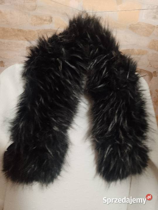 Granatowy futrzany kołnierz z Londynu Etola szal Kraków