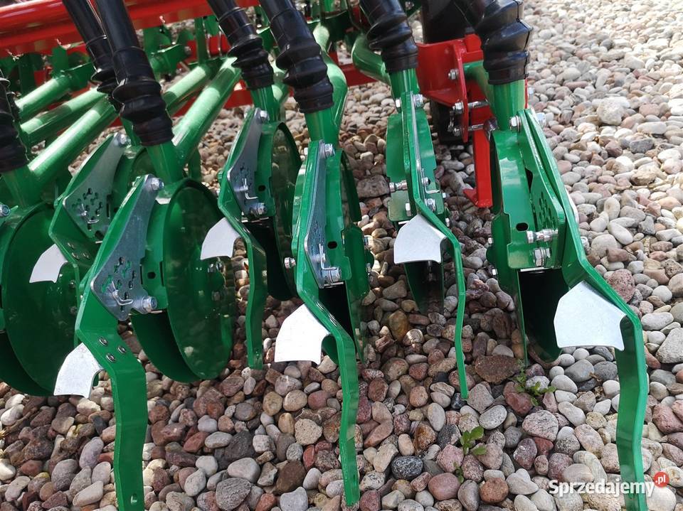 Siewnik dwutalerzowy Agromasz Ciechanów
