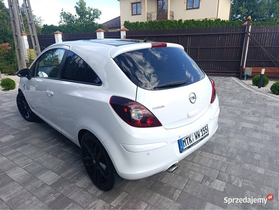 Opel Corsa D Lift Edition 14 b PEDANTYCZNY STAN elektryczne szyby Motoryzacja