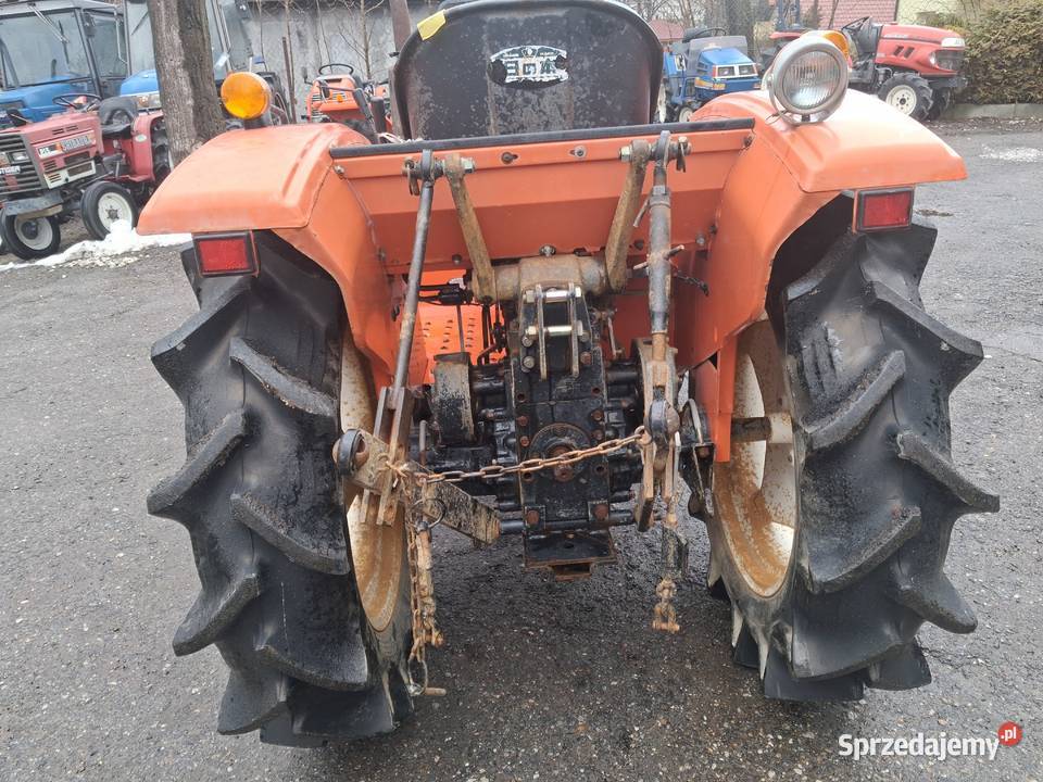 Hinomoto E222 2wd Konary