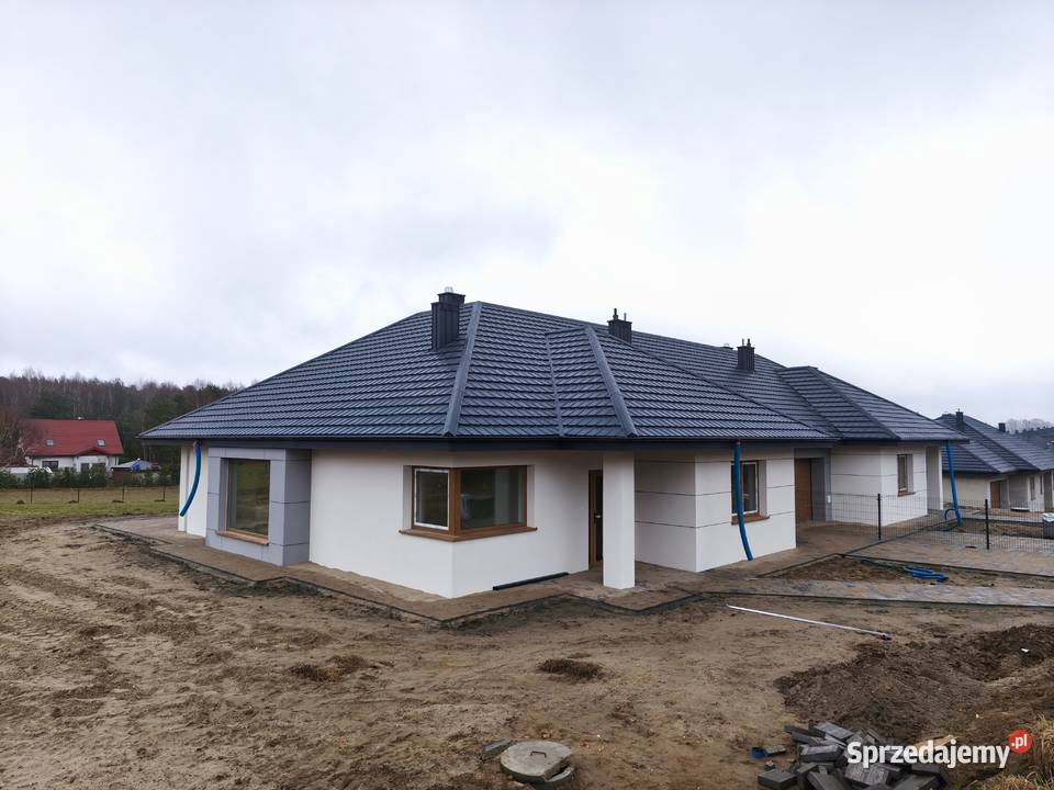Bungalow z dużą działką bliźniak Gowino