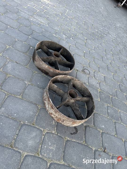 Ciężkie masywne Zabytkowe Koła taczki taczka Zwoleń