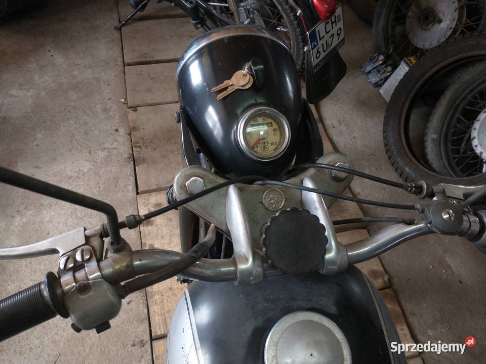 SHL M11 z 1963 roku z dokumentami Nowy Folwark