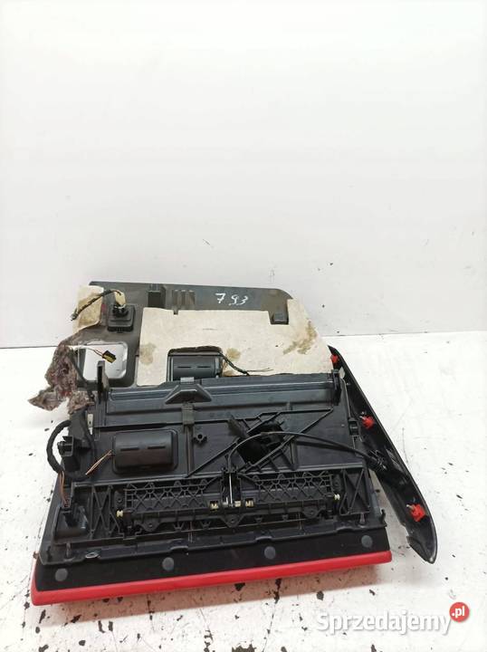 SCHOWEK PRAWY PASAŻERA DESKI CZERWONY 80600005 osobowe świętokrzyskie