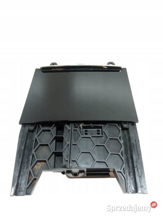 POPIELNICZKA GNIAZDO USB 12V PIANO BLACK Rok produkcji 2022 Popielniczki