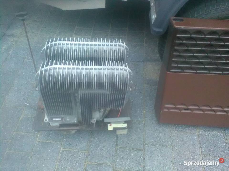 Piec podwójny z nawiewem do przyczepy Kempingowe Skokowa