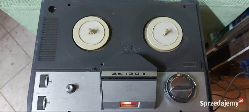 Magnetofon szpulowy PRL