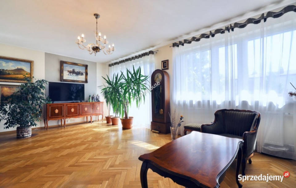 Wyjątkowy dom z ogromnym potencjałem Liczba pokoi 8 Sprzedaż Kielce sprzedam